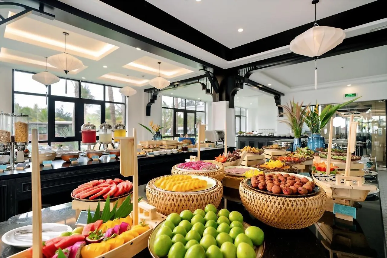 Bliss Hoi An Beach Resort & Wellness 5*,